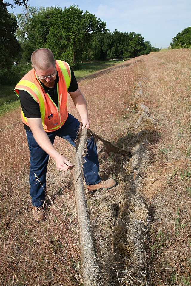 fiber roll designed to control sediment and storm water runoff 